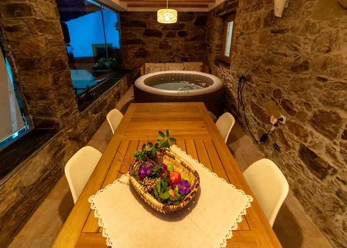 O Palheiro - Vista Panoramica E Jacuzzi